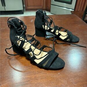 Women's Size 8.5 Madden Girl Black Loverr Gladiator Lace Up Sandals